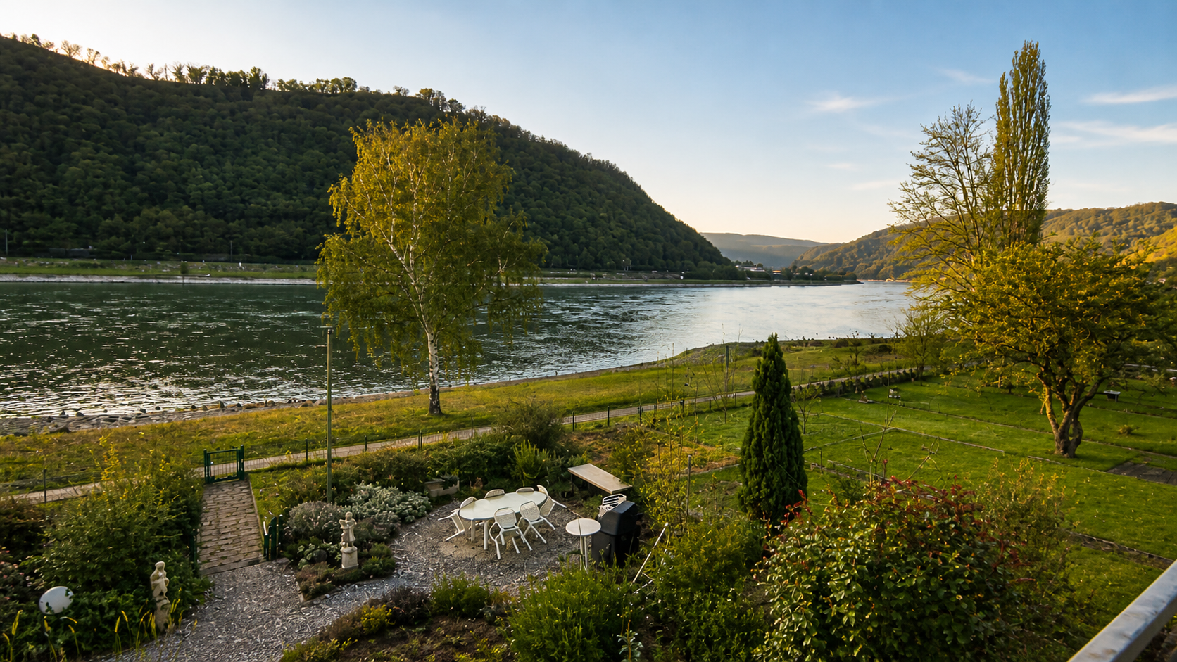 Loreley Villa — Rhine view from the terrace